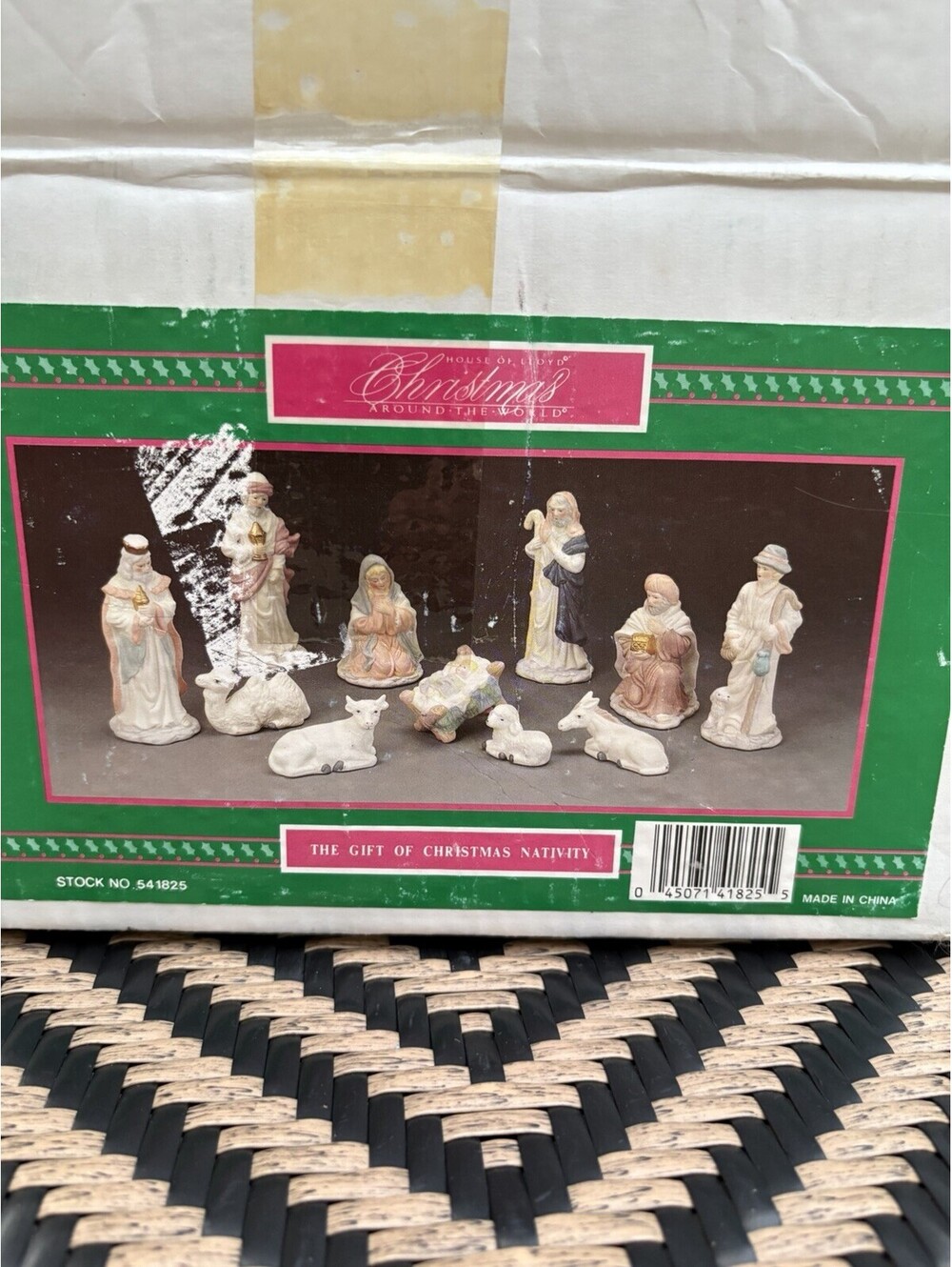 Christmas Around The World, Nativity Set